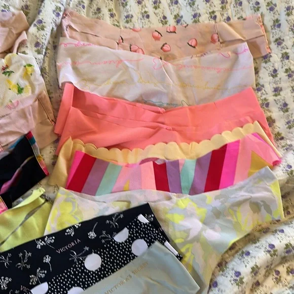 15 Victoria’s Secret Lot of Seamless Thong Panties 12 pairs Medium 3 pairs Large - Picture 5 of 12